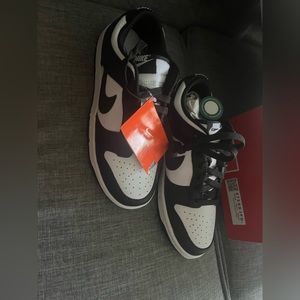 Nike Black/White (panda)Dunks. Low top BRAND NEW
